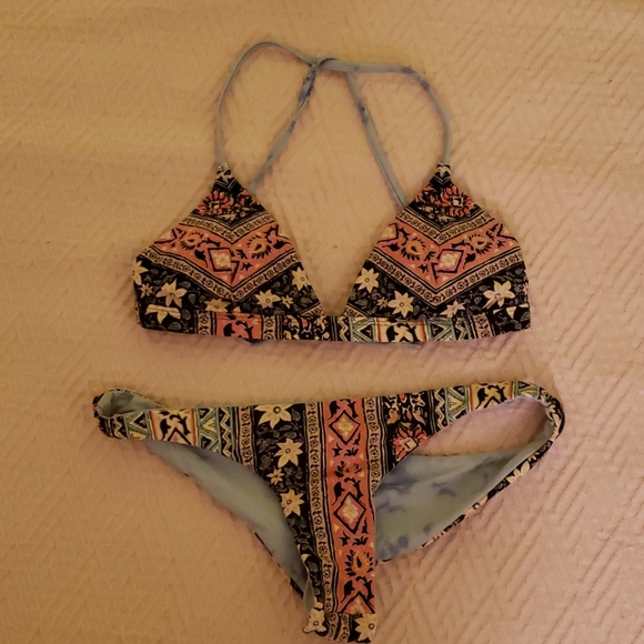 O'Neill reversible bikini - Picture 2 of 3